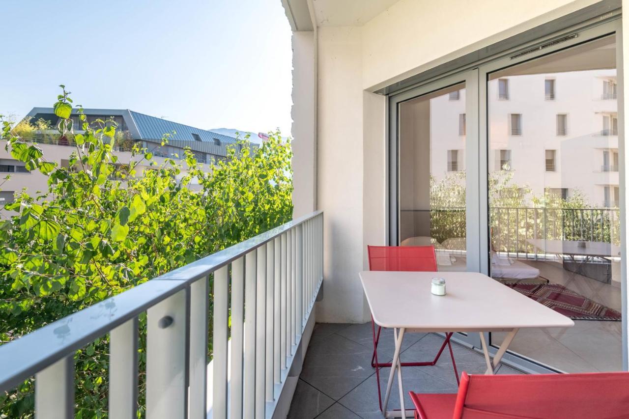 Charming Apartment With Balcony And Parking Near The Center Of アヌシー エクステリア 写真
