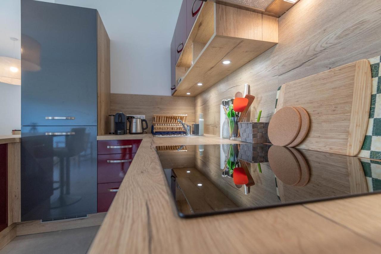 Charming Apartment With Balcony And Parking Near The Center Of アヌシー エクステリア 写真