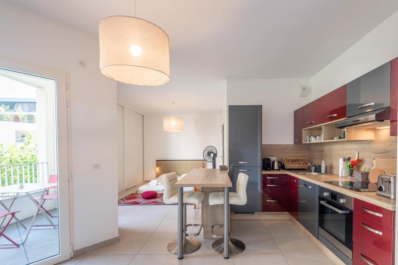 Charming Apartment With Balcony And Parking Near The Center Of アヌシー エクステリア 写真