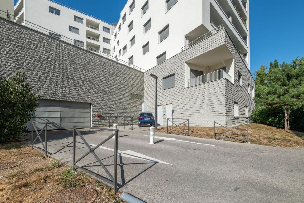 Charming Apartment With Balcony And Parking Near The Center Of アヌシー エクステリア 写真