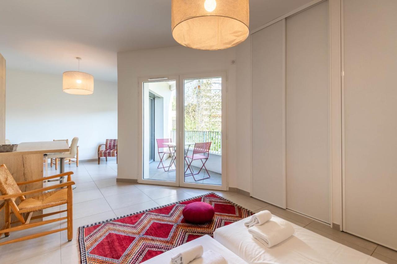 Charming Apartment With Balcony And Parking Near The Center Of アヌシー エクステリア 写真