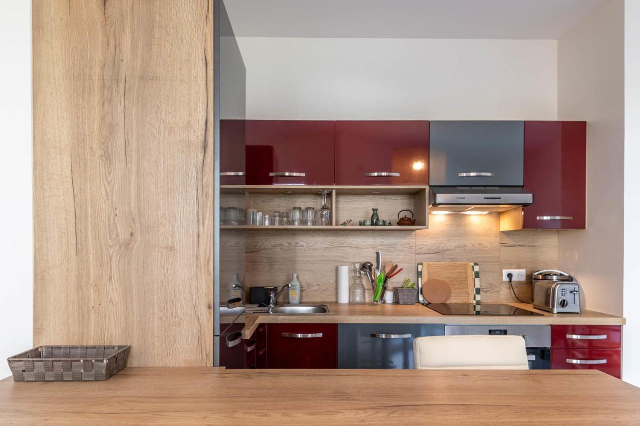 Charming Apartment With Balcony And Parking Near The Center Of アヌシー エクステリア 写真